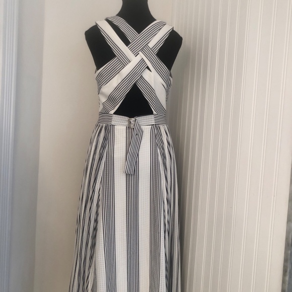 Designer Avant Garde Dress - Picture 2 of 6